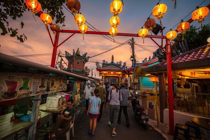 Penang's Night Eat-Venture - Little India after dark: street food and neighborhood sights together