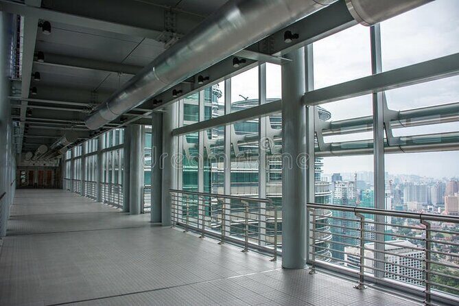 Petronas Twin Tower Skybridge View & Dining Experience Tour with Local Host - Getting there: the meeting point that actually helps you find the right spot