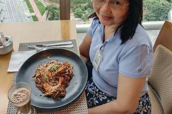 Petronas Twin Towers Special Entrance & Dining With Expert Guide - Petronas Twin Towers Skybridge Access at the 42nd Floor
