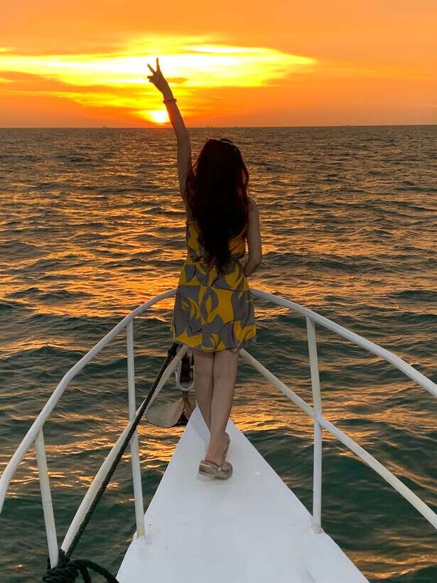 Port Dickson: Breathtaking Dickson Dragon Sunset Cruise - Food and Drinks: What’s Included vs. What You’ll Pay For