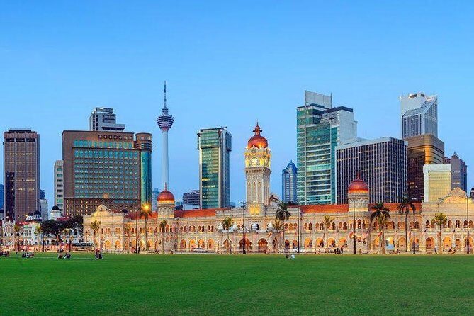 Private Full Day Kuala Lumpur City Tour with the Batu Caves - Lake Gardens drive-by and the National Monument photo stop