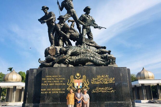 Private Full Day Kuala Lumpur City Tour with the Batu Caves - Royal Selangor Visitor Centre: Pewter craft with real-world context