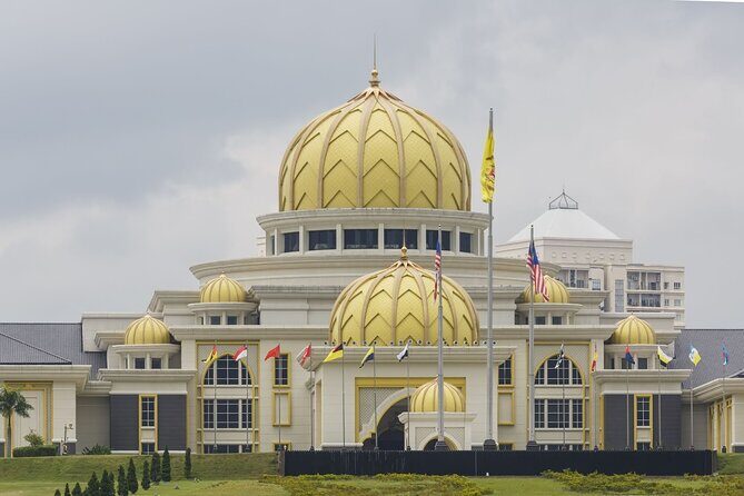 Private FullDay Tour includes Petronas Twin Towers & Batu Caves - Stop 2: Petronas Twin Towers observation deck and Skybridge photos