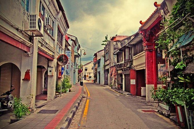 Private George Town UNESCO Heritage Walking Tour - Kuan Yin Teng: Chinese temple traditions and the dragon-clad details