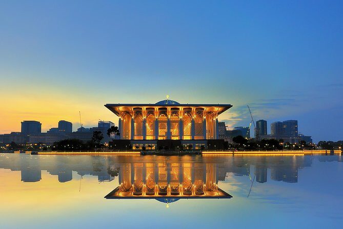 Private Half-Day Putrajaya Tour with Lake Cruise from Kuala Lumpur - Taman Warisan Agricultural Heritage Park: Rubber Tapping With Real Practical Hooks