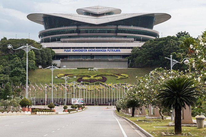 Private Half-Day Putrajaya Tour with Lake Cruise from Kuala Lumpur - Putrajaya Lake Cruise: Breezes, Cooling-System Engineering, and Better Photos