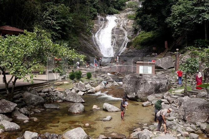 Private Kanching Waterfalls with Batu Caves & Ramayana Caves Tour - Ramayana Cave: a lit cavern that reads like a story you can follow