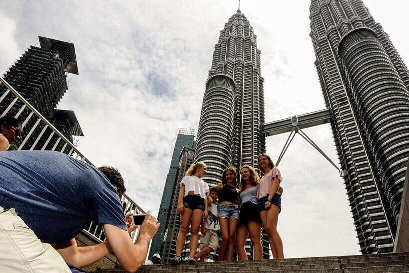 Private KL City Tour with Petronas Twin Towers & Batu Caves - Private KL in a Day: Why This Route Works