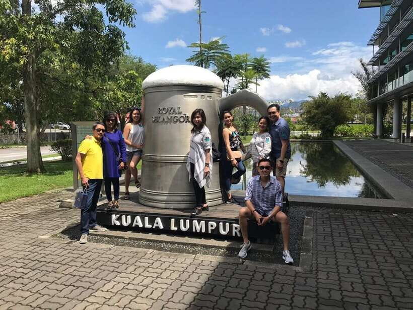 Private KL City Tour with Petronas Twin Towers & Batu Caves - Lake Gardens and Central Market: A Break With Real Shopping Time