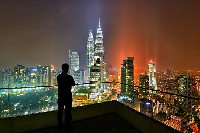 Private Kuala Lumpur Photographic Tour With Petronas Towers & Sky Box K.L Tower - A private KL photo session built around skyline viewpoints