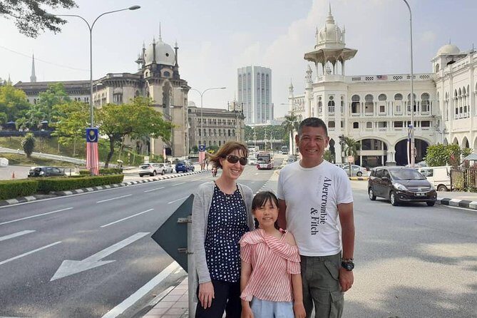 Private Layover Tour from Airport : Best of Kuala Lumpur - Petronas Twin Towers: the photo stop plus a skybridge reality check