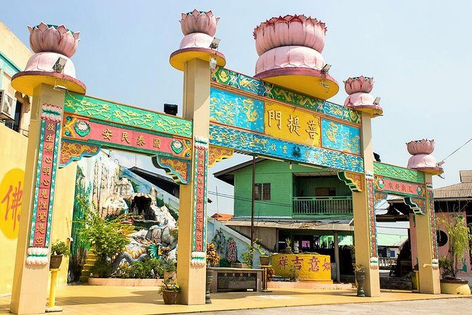 Private Tour: Crab Island Sightseeing Boat Ride and Seafood Lunch - Port Klang to Pulau Ketam: the ferry and the first views