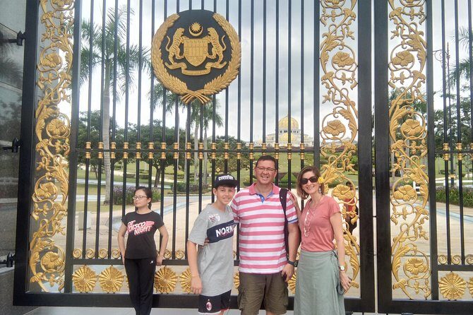 Private Tour Kuala Lumpur Shore Excursion Include Batu Caves - Batu Caves First: Why This Stop Sets the Tone