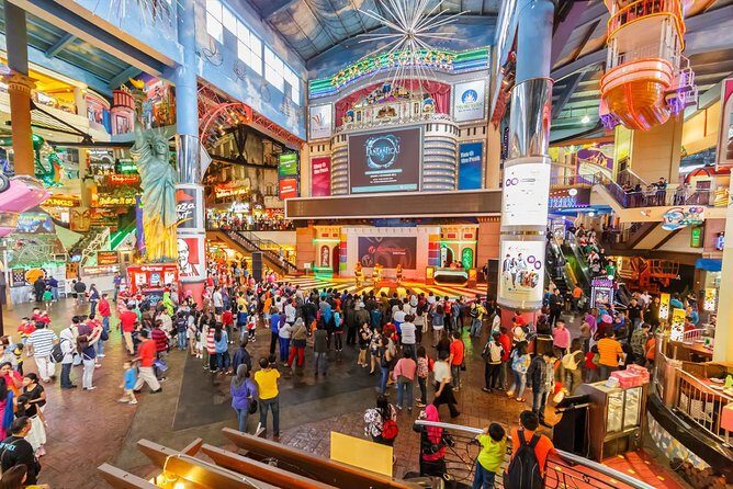 Private Tour with Local Host : Genting Highlands Day Tour enroute Batu Caves - Banana Leaf biryani lunch: classic Malaysia, not an afterthought
