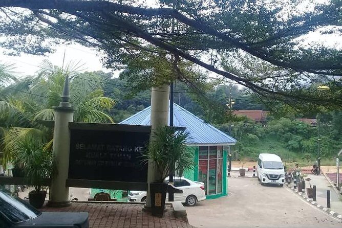 Private Transfer to Taman Negara from Kuala Lumpur - The car ride: comfort, reliability, and what included means