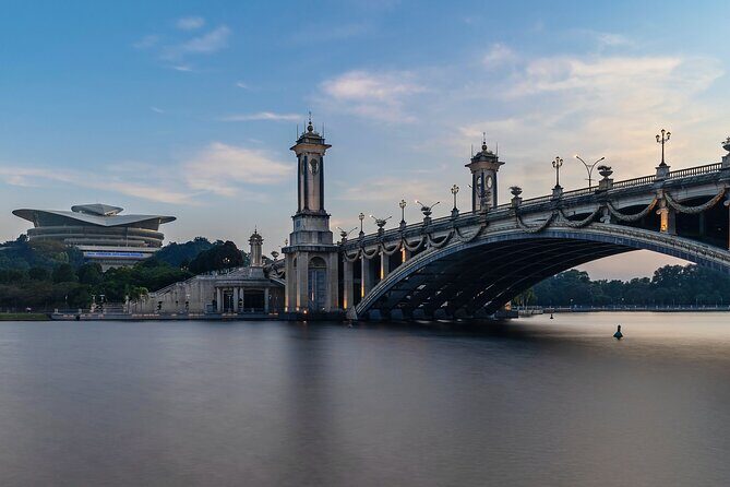 Putrajaya City Tour From Kuala Lumpur - Putra Mosque and Perdana Putra: Where the Sights Become Meaningful
