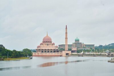 Putrajaya City Tour from Kuala Lumpur - The Route: From Seri Wawasan Bridge to the Moroccan Pavilion