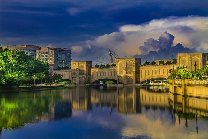 Putrajaya City Tour From Kuala Lumpur - Kelab Tasik Putrajaya Cruise: The One Extra That Can Make the Day