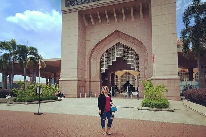 Putrajaya City Tour From Kuala Lumpur - Price and Value: How $37 Works with Pickup and Free Entry Stops