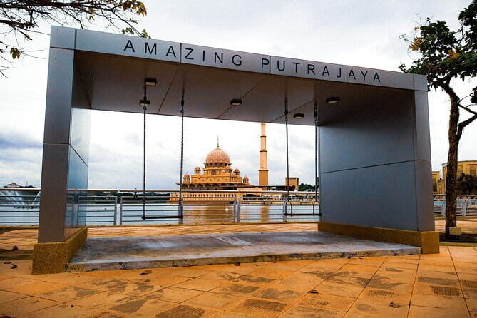 Putrajaya Tour From Kuala Lumpur Includes Batu Caves - Why Putrajaya Makes Sense as a Half-Day Trip