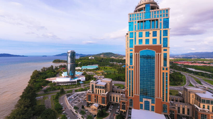 Sabah : Kota Kinabalu City Tour - Tun Mustapha Tower and Signal Hill Tower: skyline views without the long grind