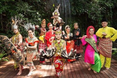 Sarawak Cultural Village Tour from Kuching - The craft demonstrations: wood, bamboo, straw, and beadwork