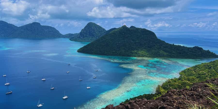 Semporna : Island Hopping Semporna Adventure - Bohey Dulang hike: shoe rules, a 40-minute walk, and big panoramic payoff