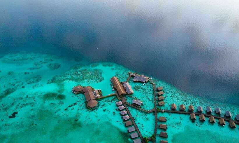 Semporna: Mabul and Kapalai Trip in Snorkel or Dive & Lunch - Entering the day: Semporna jetty to Mabul by speedboat