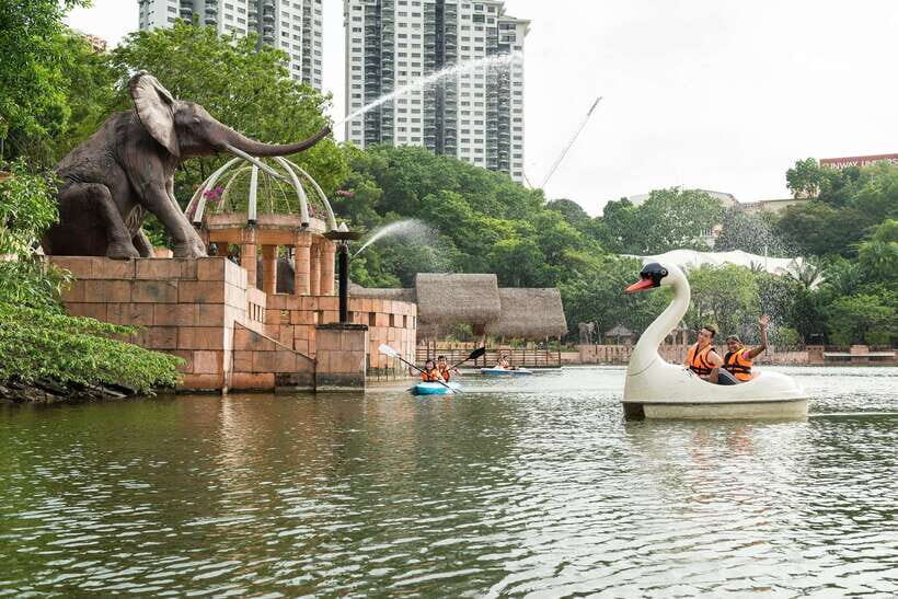 Sunway Lagoon Theme Park with Round-Trip Transfer - Getting there: round-trip minivan transfer from KL