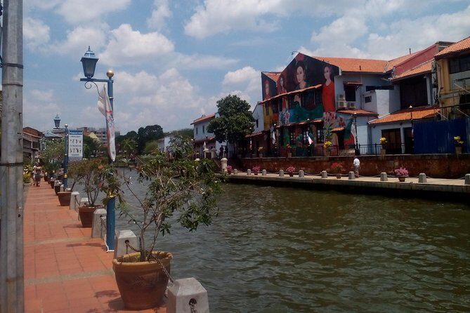 Treasures Of The Far East-Malacca, Museum, Trishaw Ride(Private) - Bukit China and Sam Poh’s Well: Chinese Heritage Beyond the Main Streets