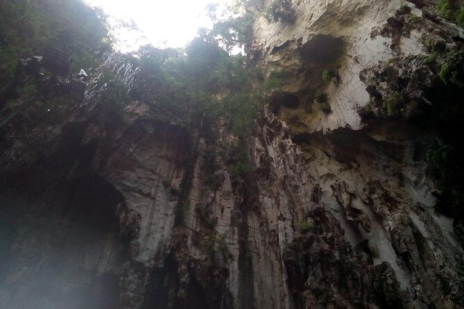 Wonders of Kuala Lumpur City & Countryside + Batu Caves (Private Guided Tour) - National Mosque (Masjid Negara): 15 minutes that still feels meaningful